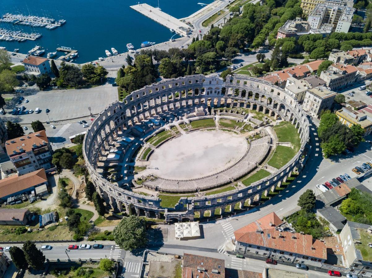Apartment M****, New City Apartment + Parking Pula Exteriér fotografie