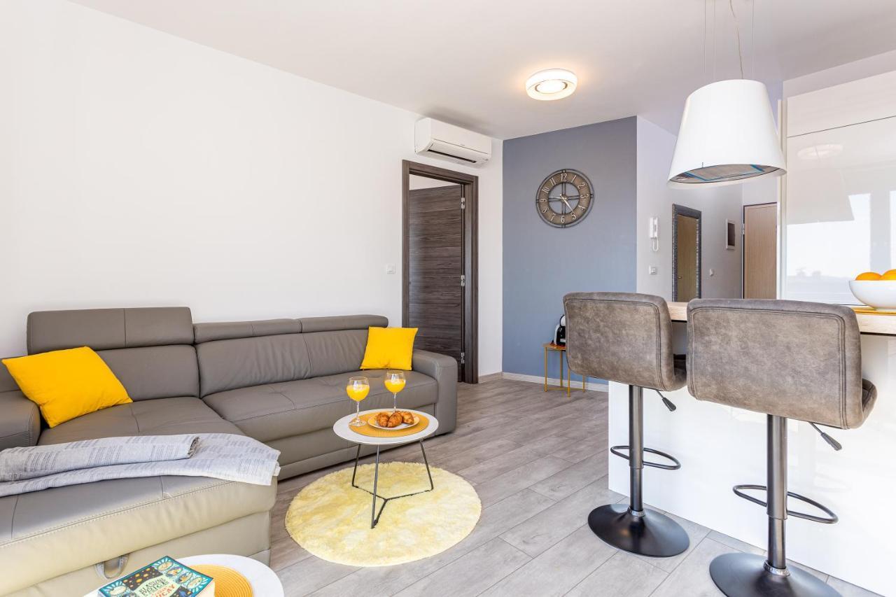 Apartment M****, New City Apartment + Parking Pula Exteriér fotografie